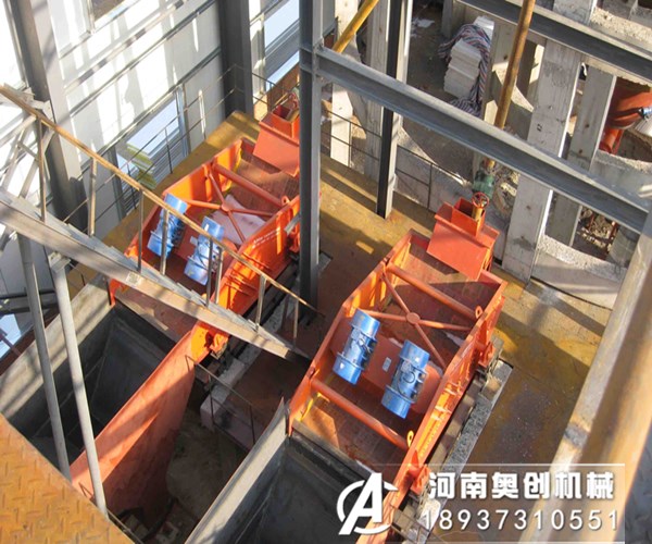 高頻振動(dòng)脫水篩使用時(shí)有哪些安全注意事項(xiàng)？