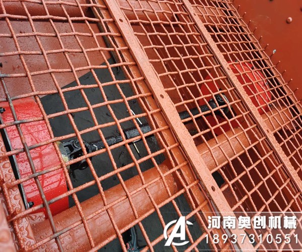 造成礦用粘土振動篩?篩網破損的原因和解決方法