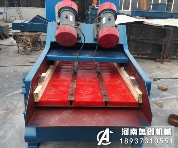 直線篩在煤炭分級中分為倆種機型、直線振動篩和直線脫水篩那么這倆種篩子起到一個什么樣的作用吶？