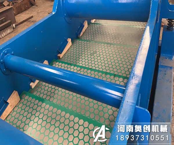 鐵礦石振動(dòng)脫水篩篩網(wǎng)容易爛是什么原因？